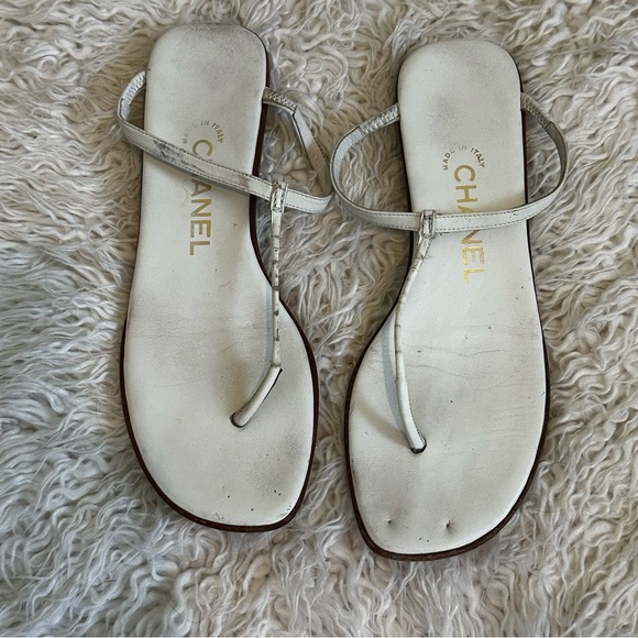CHANEL White Leather Thong Sandals - Picture 3 of 5